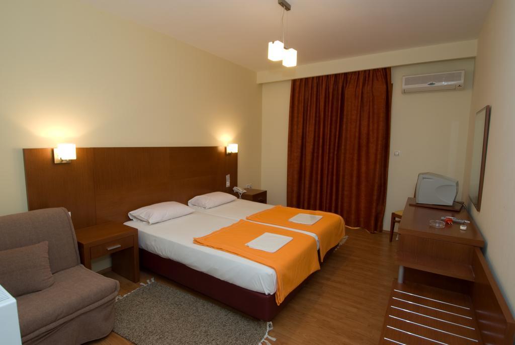 Zorbas Hotel Миртея Экстерьер фото