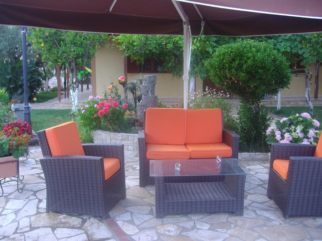 Zorbas Hotel Миртея Экстерьер фото