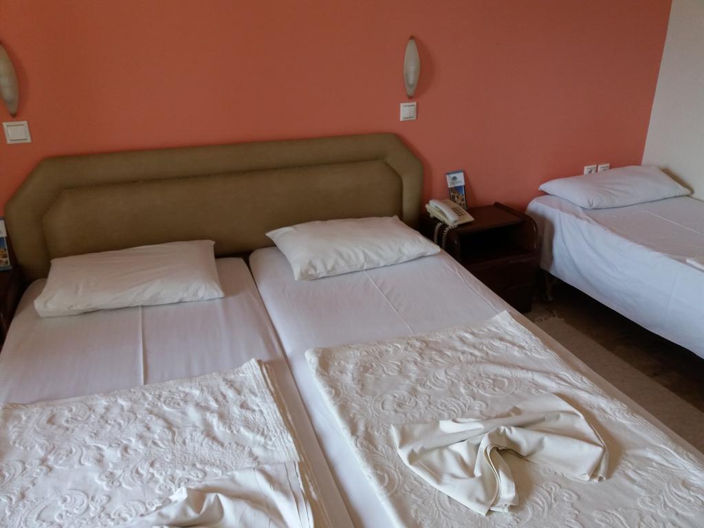 Zorbas Hotel Миртея Экстерьер фото