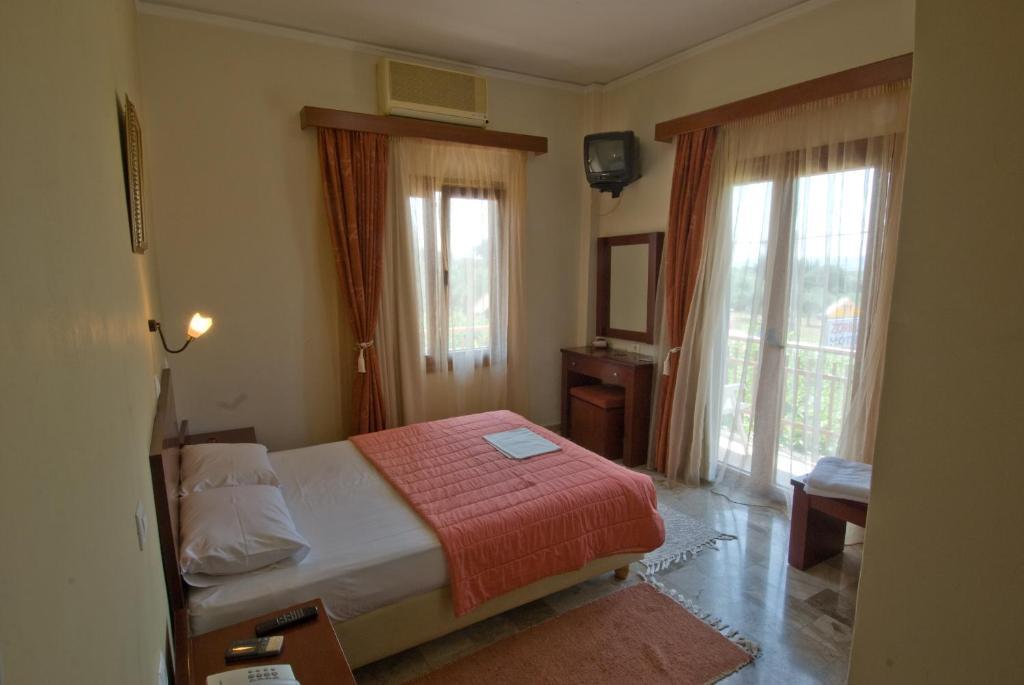 Zorbas Hotel Миртея Номер фото