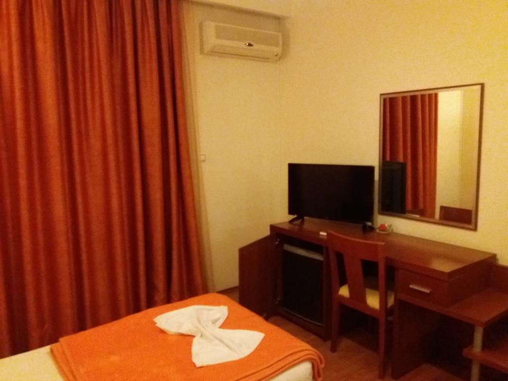 Zorbas Hotel Миртея Экстерьер фото