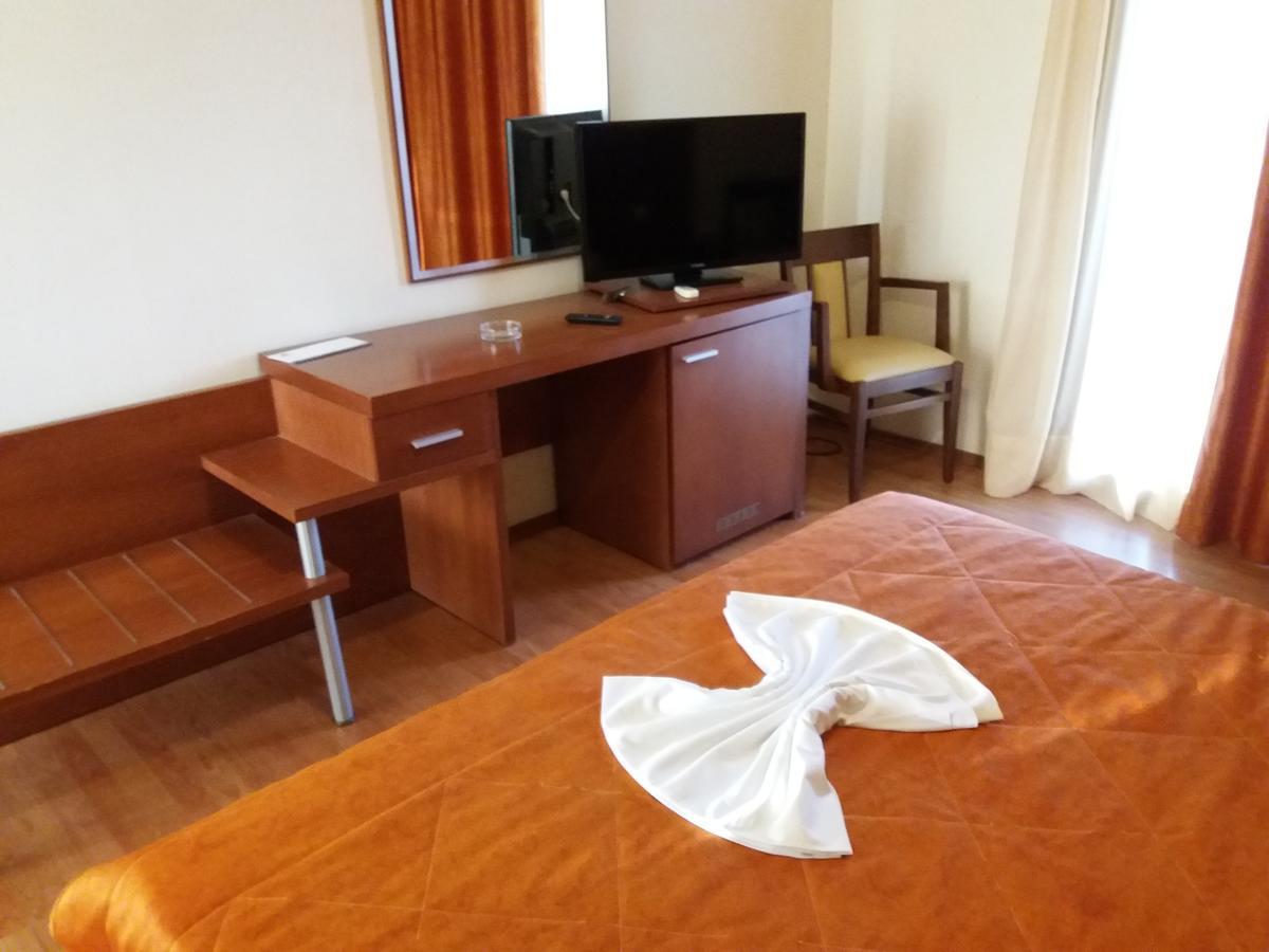 Zorbas Hotel Миртея Экстерьер фото