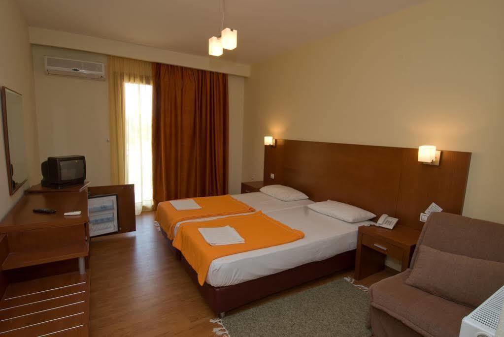 Zorbas Hotel Миртея Экстерьер фото